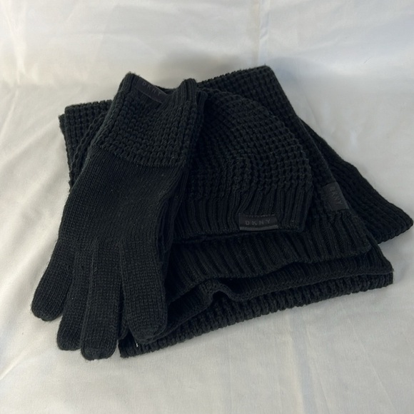Dkny Accessories - DKNY Women’s 3 piece set - hat, scarf and touch gloves - black